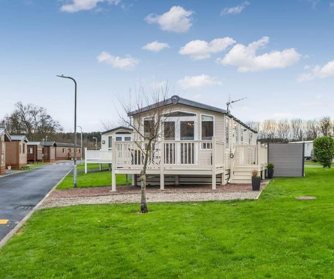 Apple Tree Lodge Hot Tub 3 Bedroom 2 Bars Morpeth Eksteriør billede